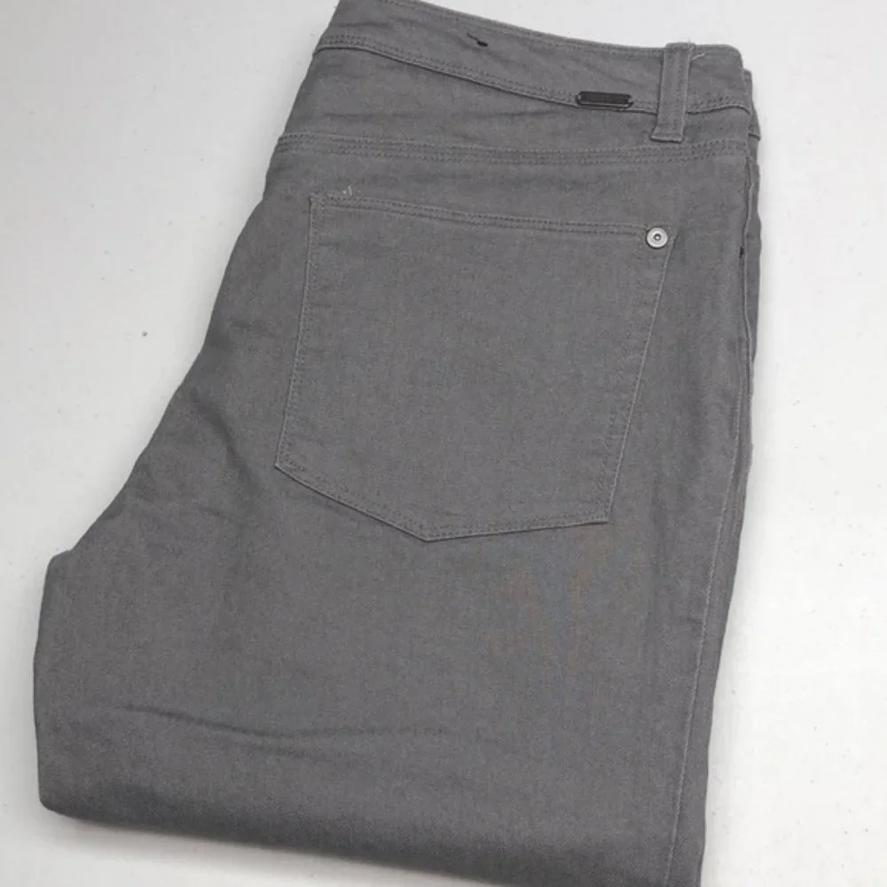 LIKE NEW NICOLE MILLER GRAY ORIGINAL STRAIGHT JEANS 10/30x32 ⭐️